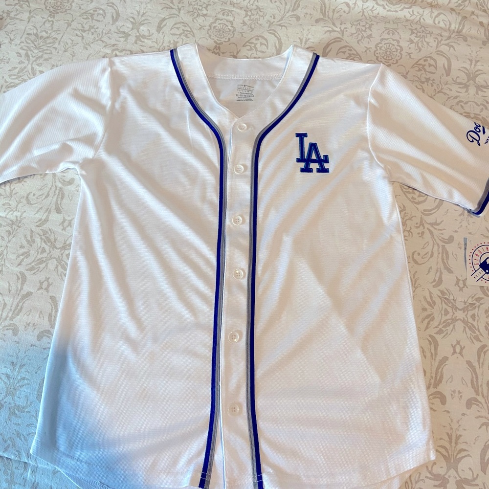 💙⚾️ Brand New Dodger Jersey! For women / boys and girls